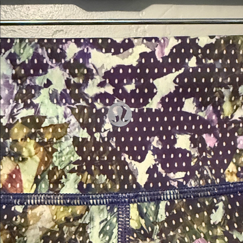 lululemon athletica Multicolor Patterned Leggings 4 - Picture 7 of 8